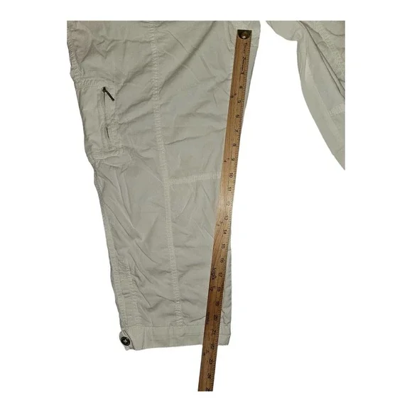 Chico's Capri Pants 2 Crop Women's White Cargo Pockets Casual Preppy - Picture 4 of 10